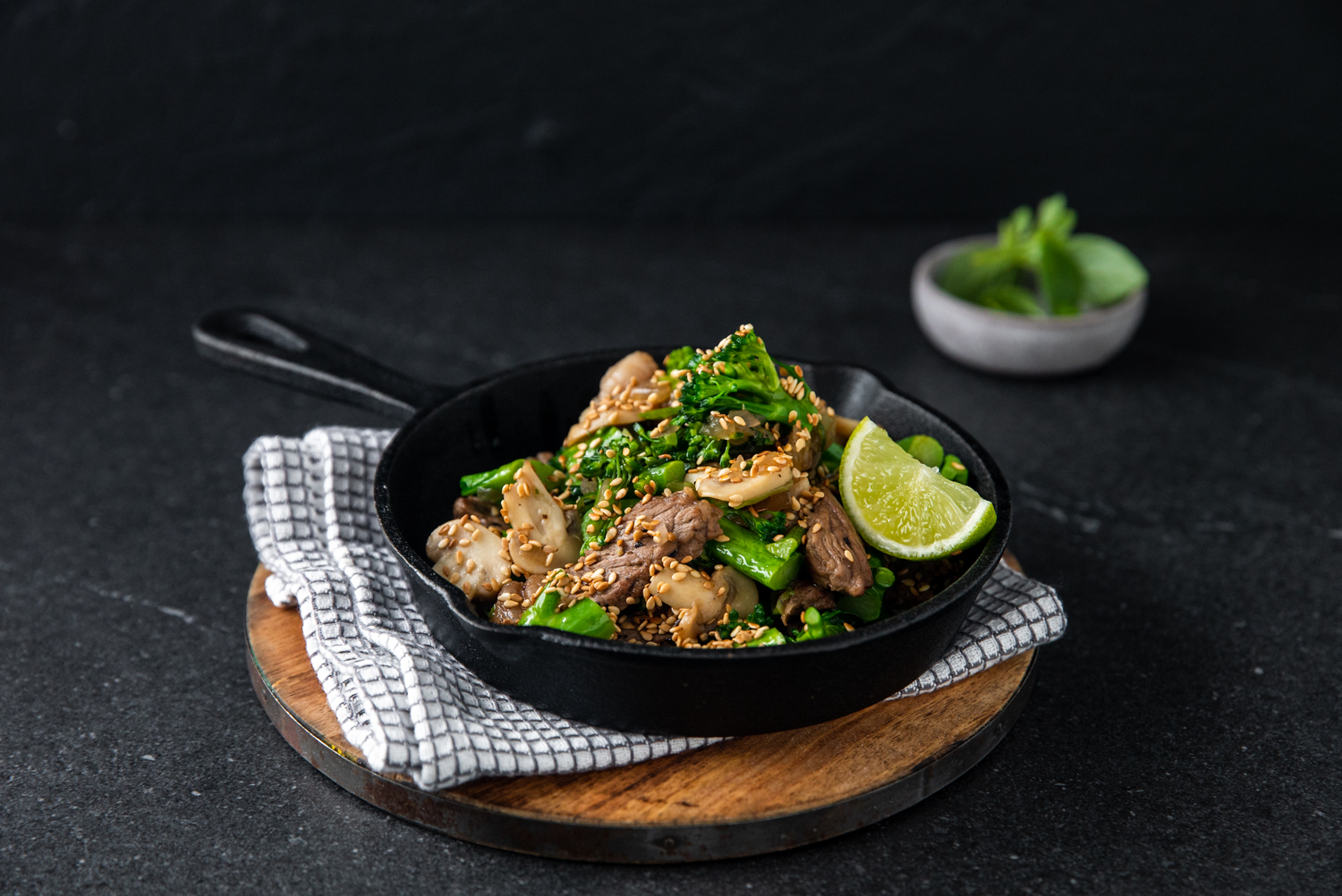 CrossFit | Beef, Broccolini & Mushroom Stir-Fry