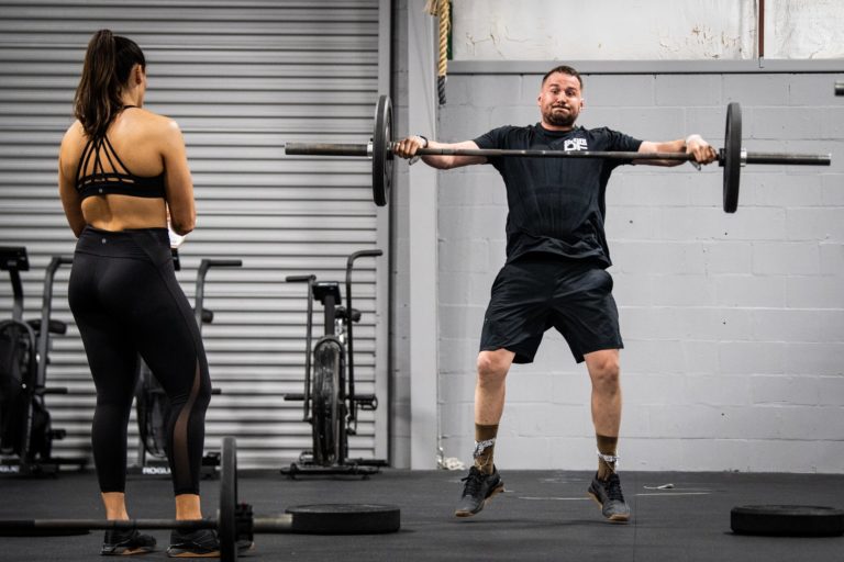 Power Snatch Exercise - What to Know About the Weightlifting Move