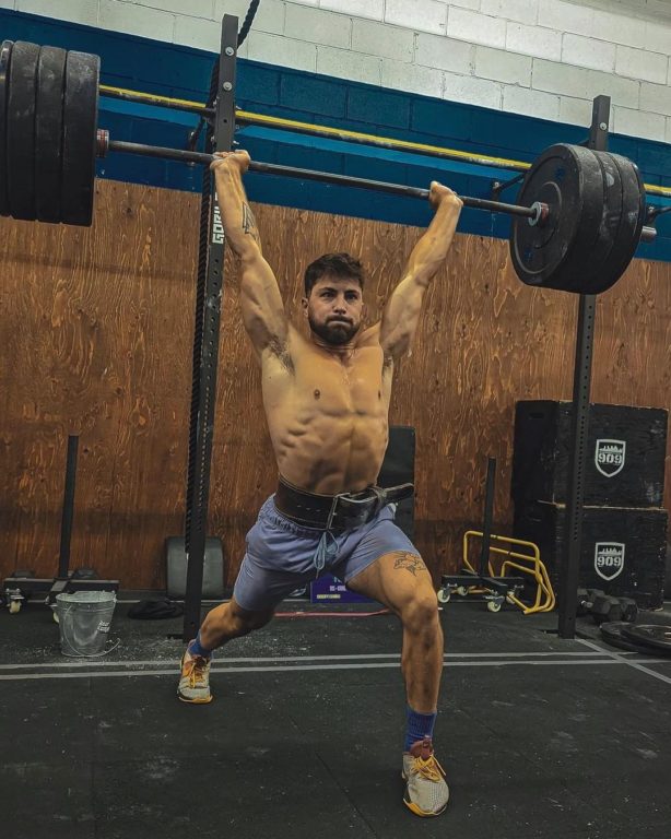 Sam Constantin in a split jerk