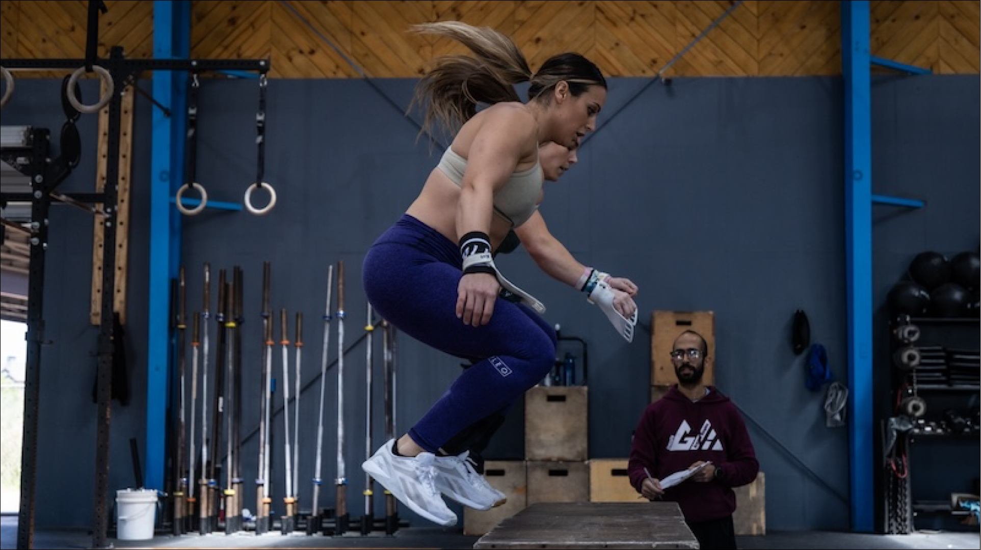 Box Jump-Overs, Air Squats & 1600m Run: CrossFit WOD & Scaling Options - News Directory 3