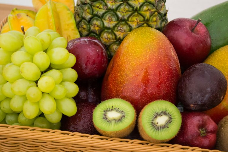 Image of a large plate of fruit